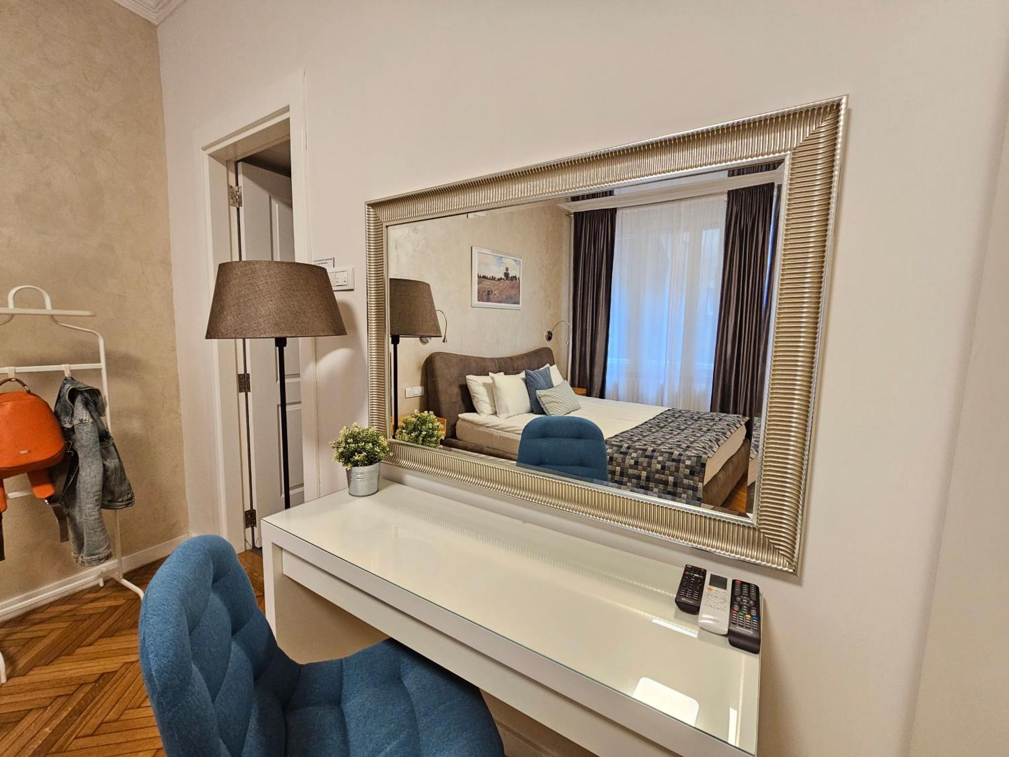 Urban Downtown Apartment Belgrade